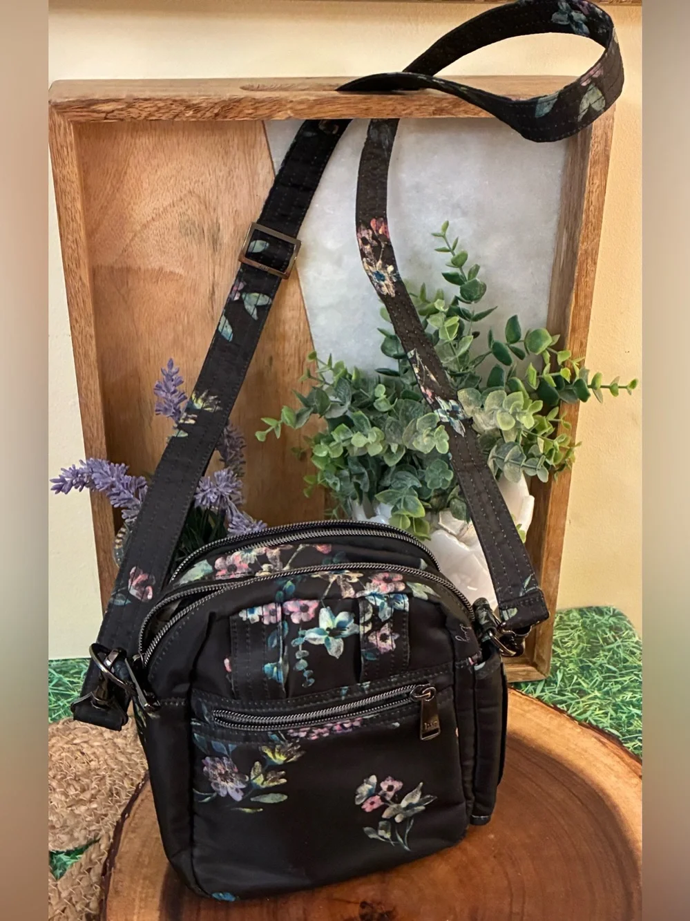Lug Can Can, Crossbody Purse Convertible Bum Bag with Multicolor Floral Print